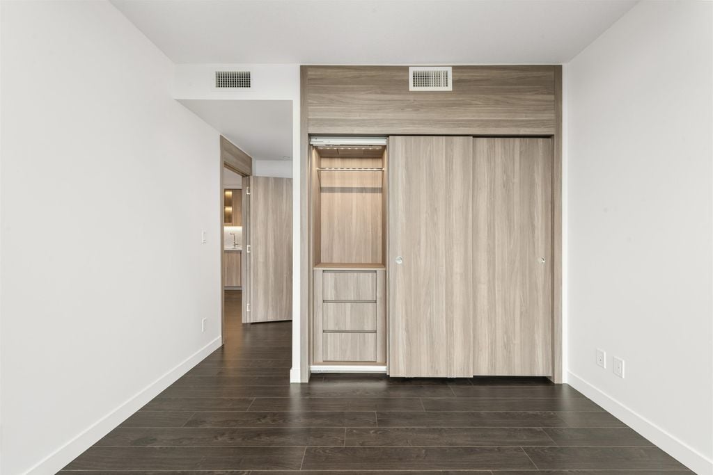4720 Lougheed Hwy, #2411