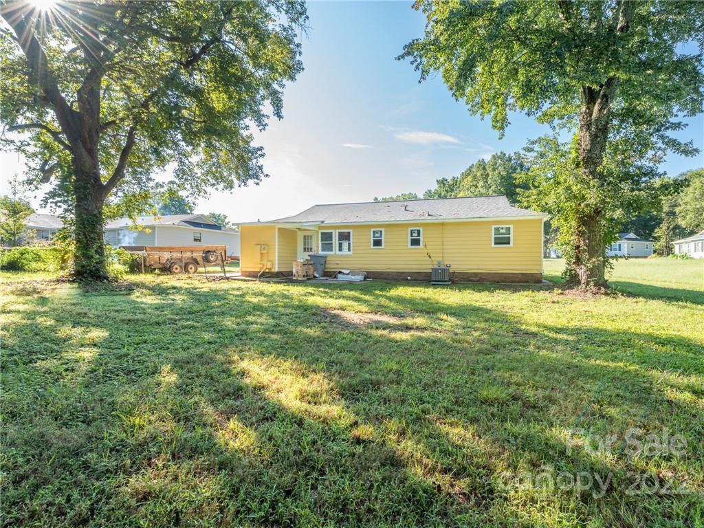 9007 Gladden Ct