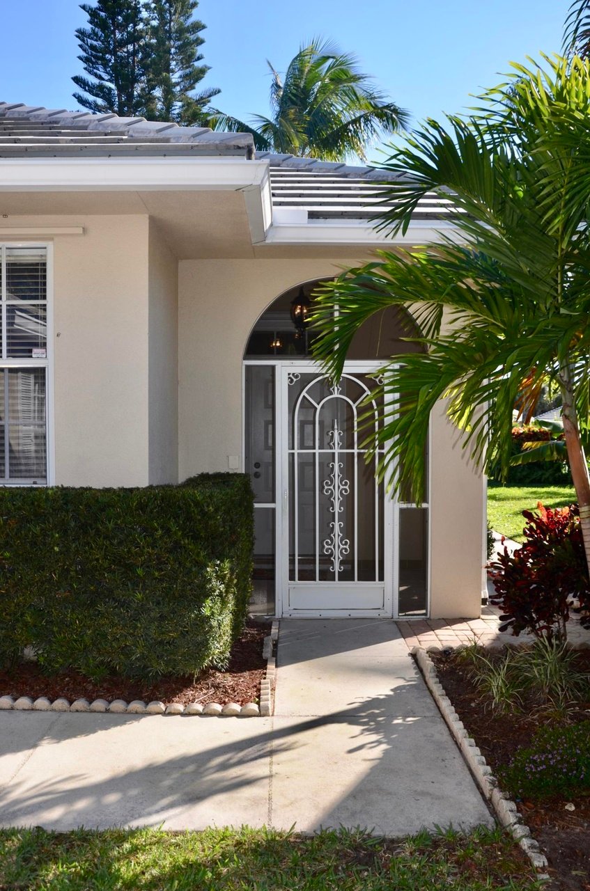 2015 Bedford Dr