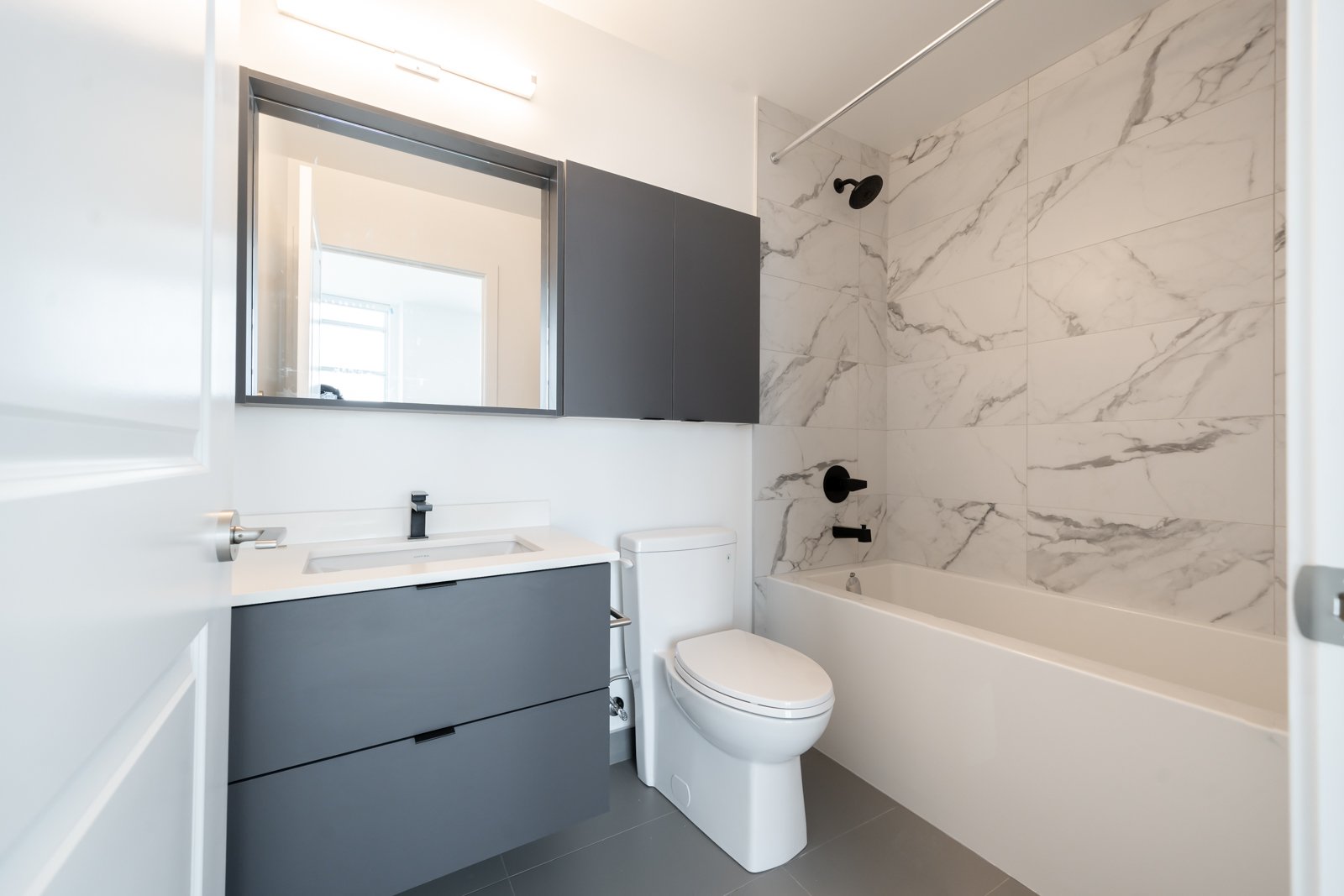 30 Upper Mall Way PH04