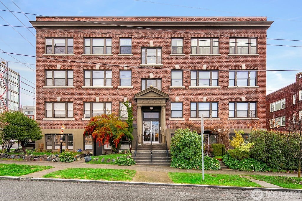 1136 13th Avenue #202