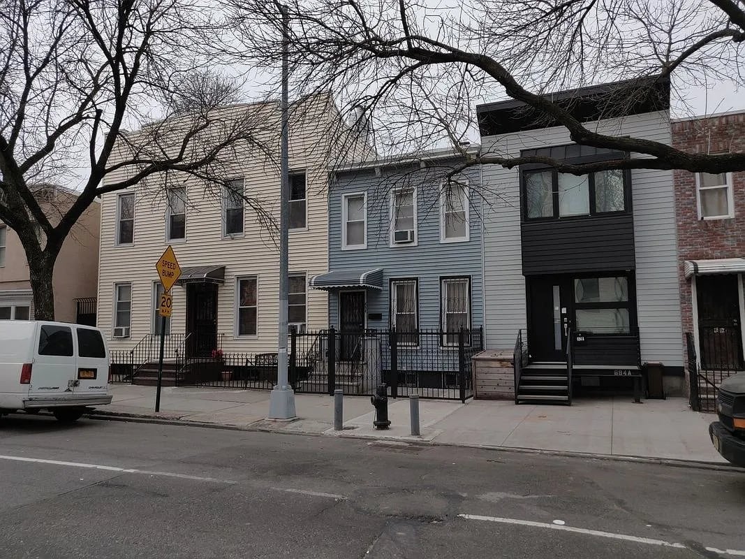696 Sixth Ave