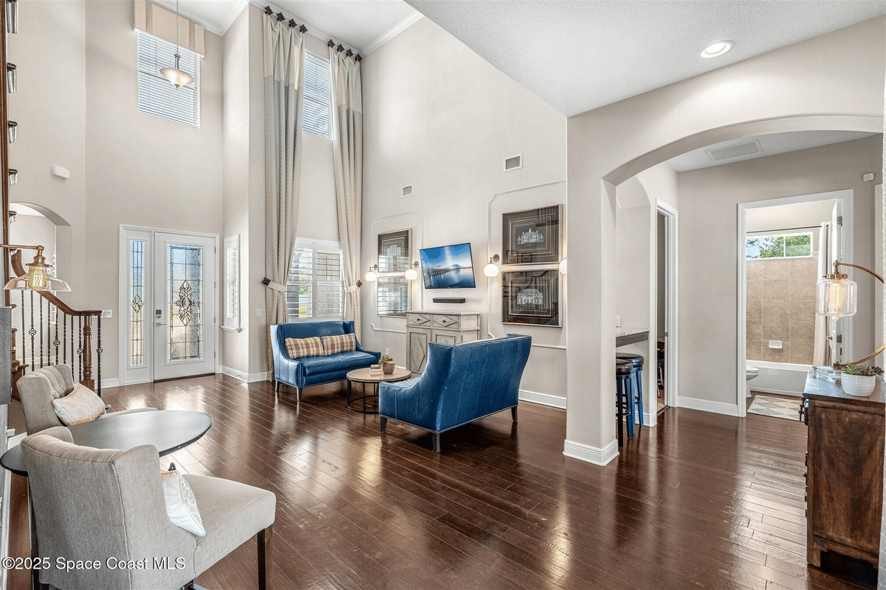 3077 Cortona Dr