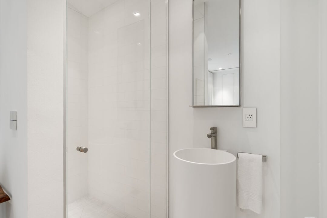 Nova Estate, Sunset Plaza Dr, 90069