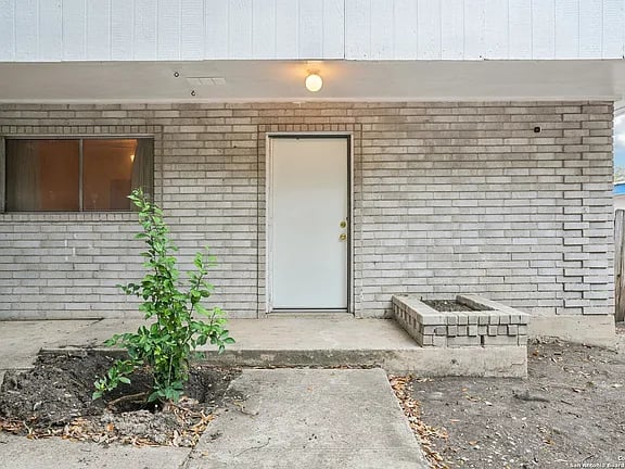 3818 Sherril Brook