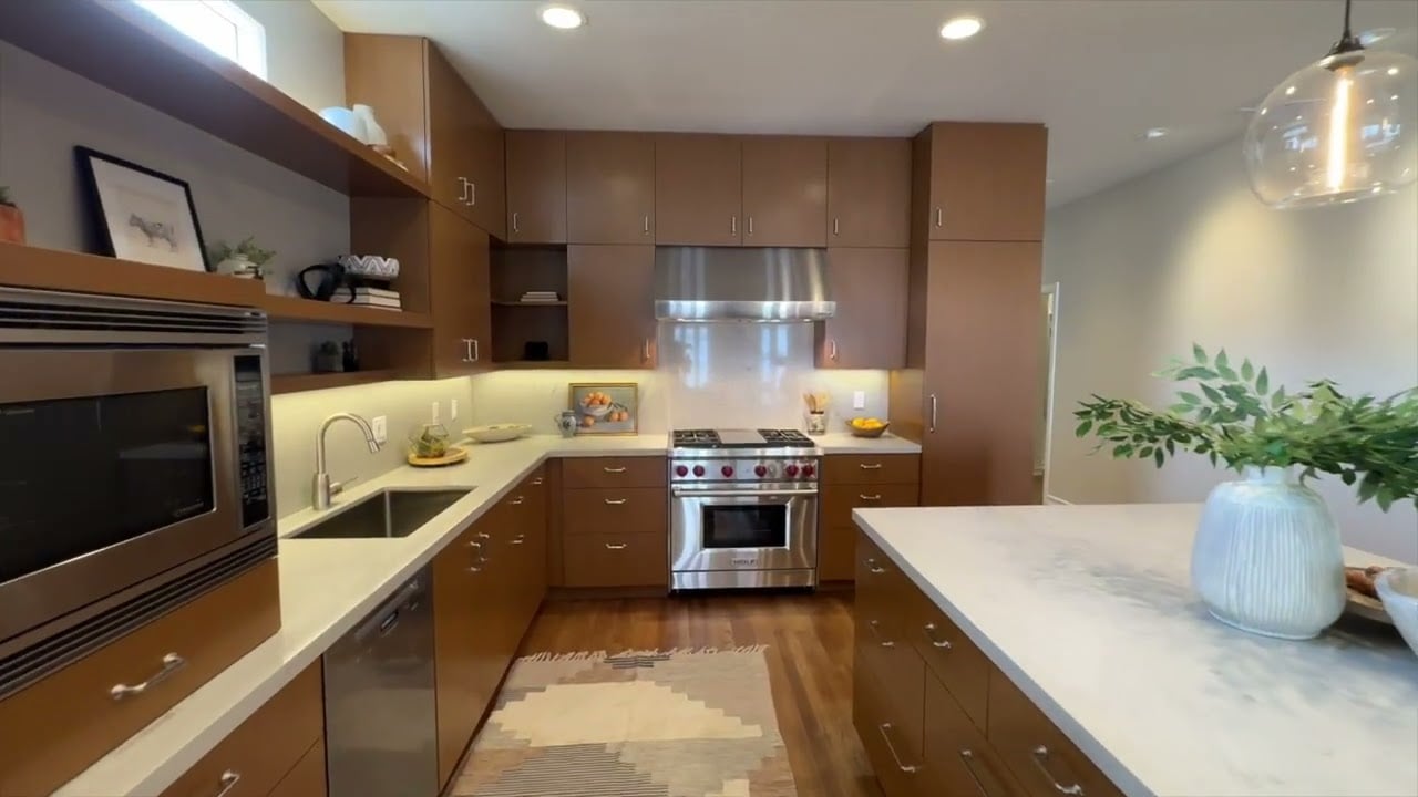 136 N Irving Blvd Los Angeles, CA Offered At: $2,495,000
