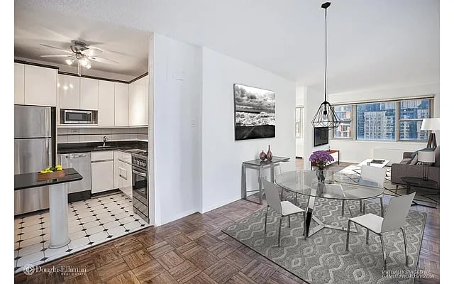 300 East 40th Street Unit: 29G