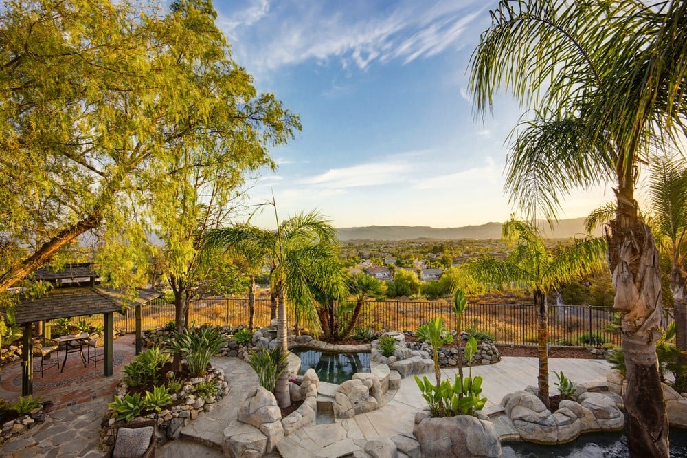 39912 Hillsboro Cir