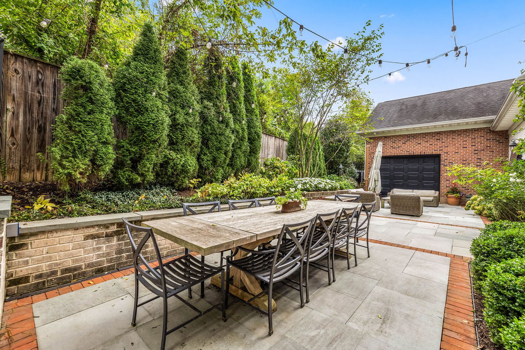 Stunning Hayfields Manor Home