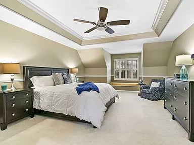 27075 W Kensington Ct