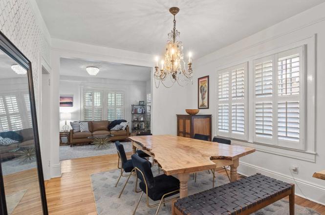 200 W Roanoke Park Dr