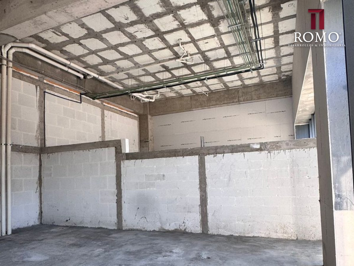 LOCALES EN RENTA EN PLANTA BAJA DE DESARROLLO MERAKWESTOWER