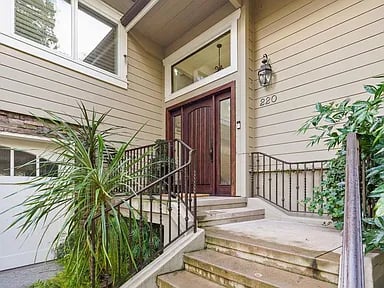 220 Frances Ln