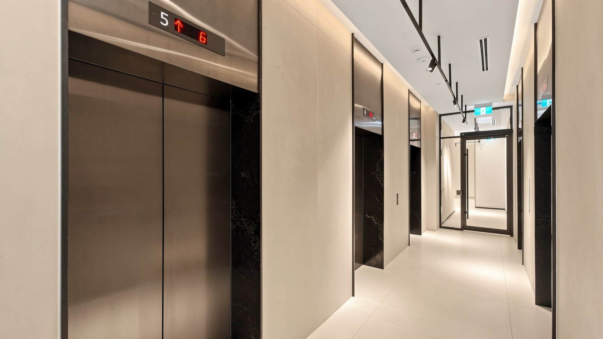 Luxury King West Residence