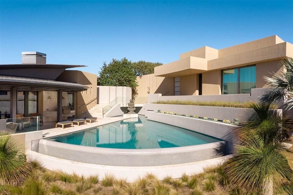 9828 La Jolla Farms Rd