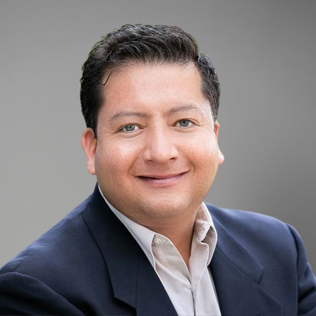 Juan Zermeno Santa Clarita, CA Real Estate Agent Headshot