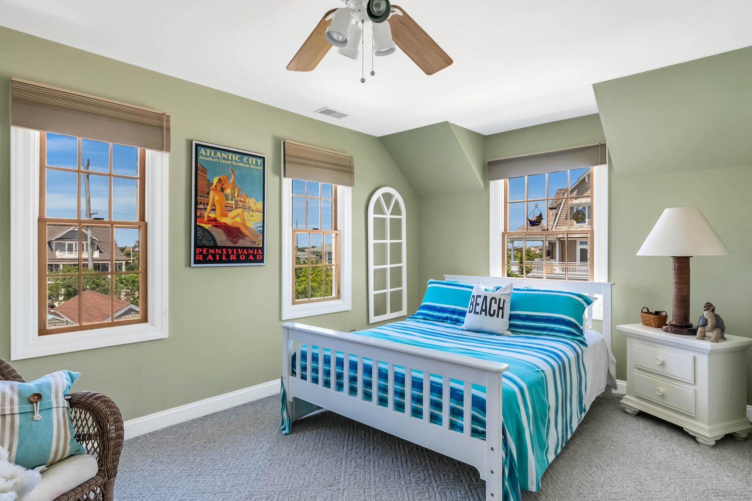 Summer Rental on the Oceanfront with Pool
