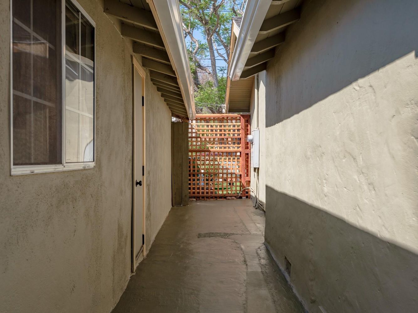 2213 Oak Park Ln