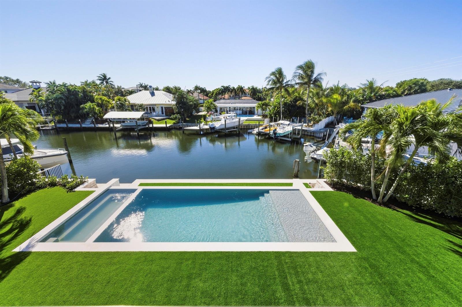 2442 Bay Circle