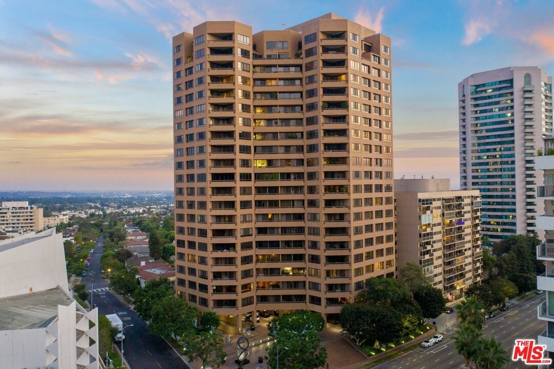 10430 Wilshire Blvd, #PH4