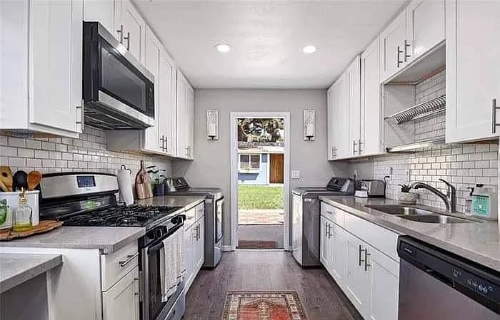 2964 Sioux Ave
