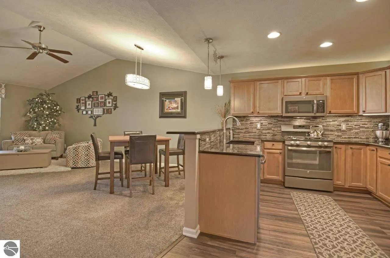 1346 Terrace Bluff Dr