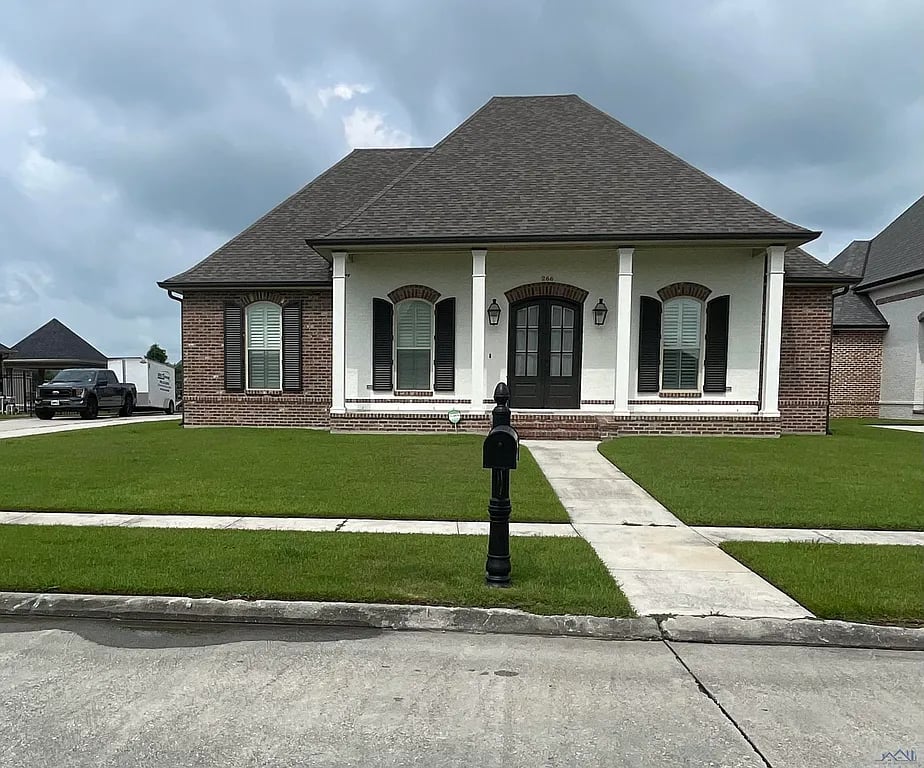 266 Tulip Dr
