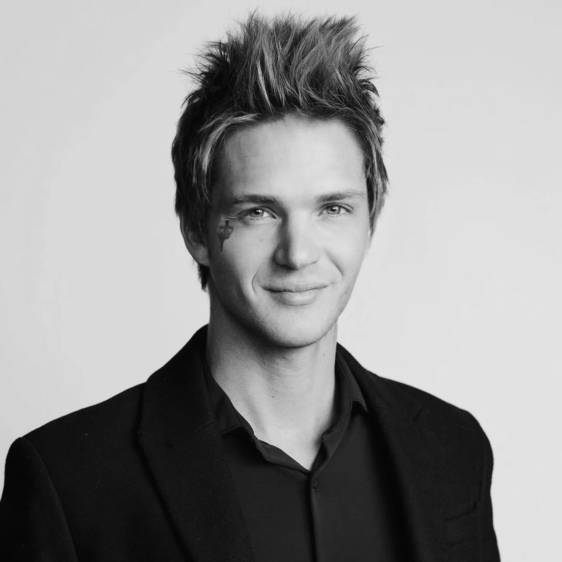Zachary Williams Laguna Beach, CA Real Estate Agent Headshot