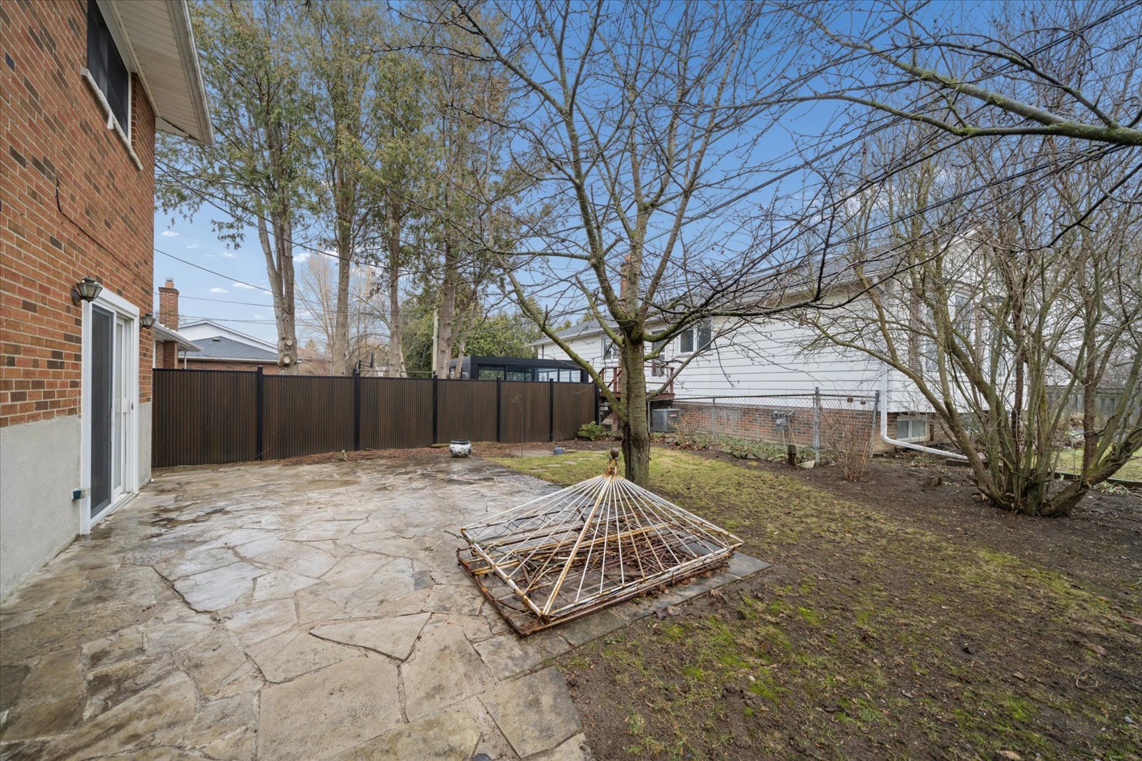 2 Valleycrest Ave