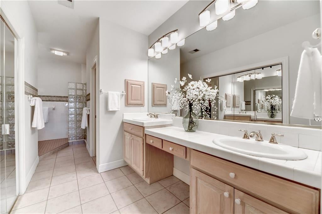 5600 N Scout Island Cir