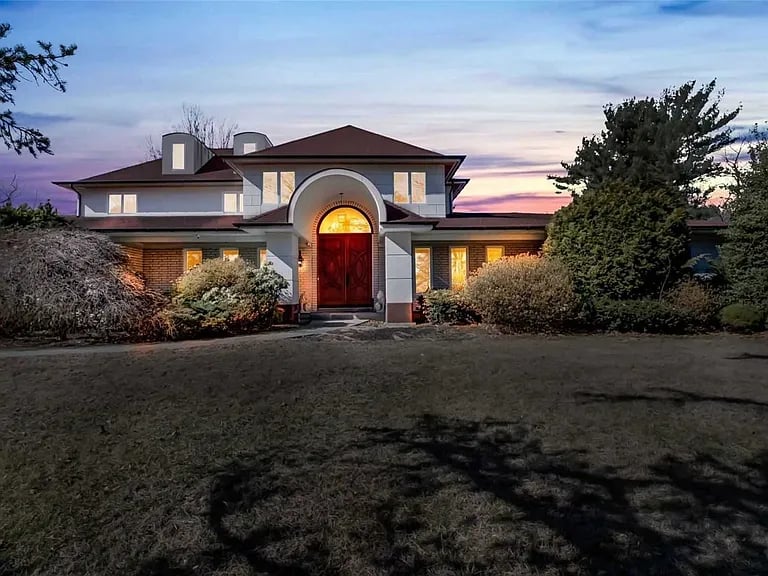 61 Brookville Ln