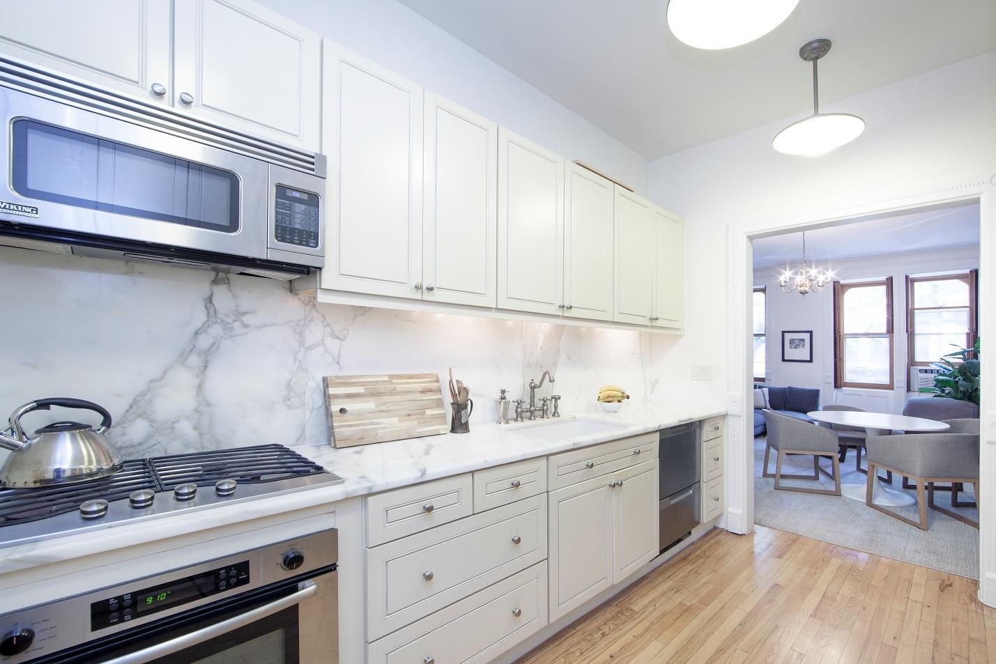 37 W 95th St