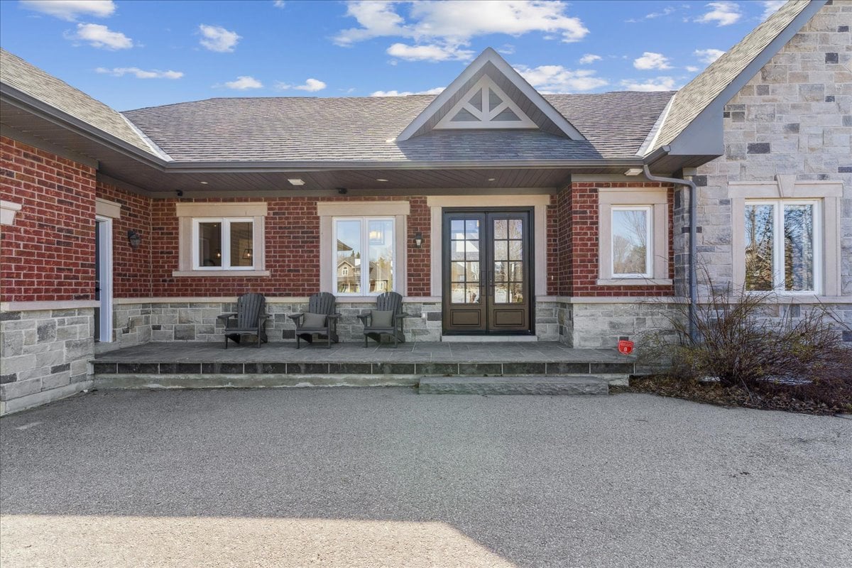 16 Goodwood St, Uxbridge