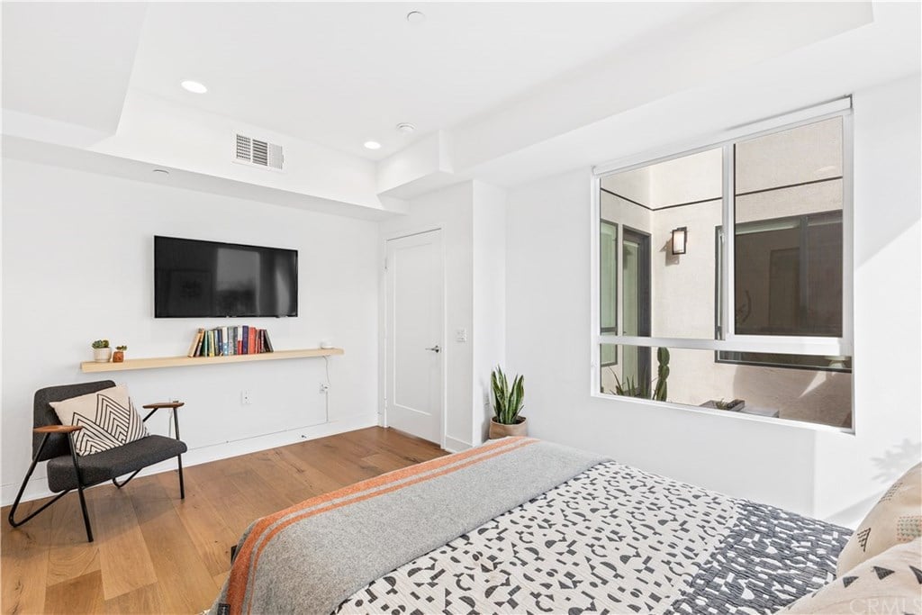 118 S Avenue 50, Unit 301