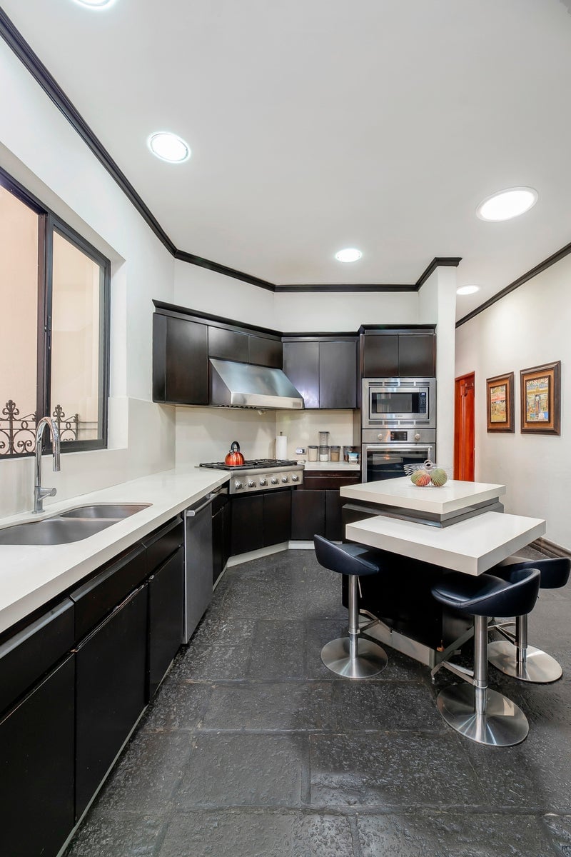 Mediterranean One Level Villa, Santa Ana, San Jose