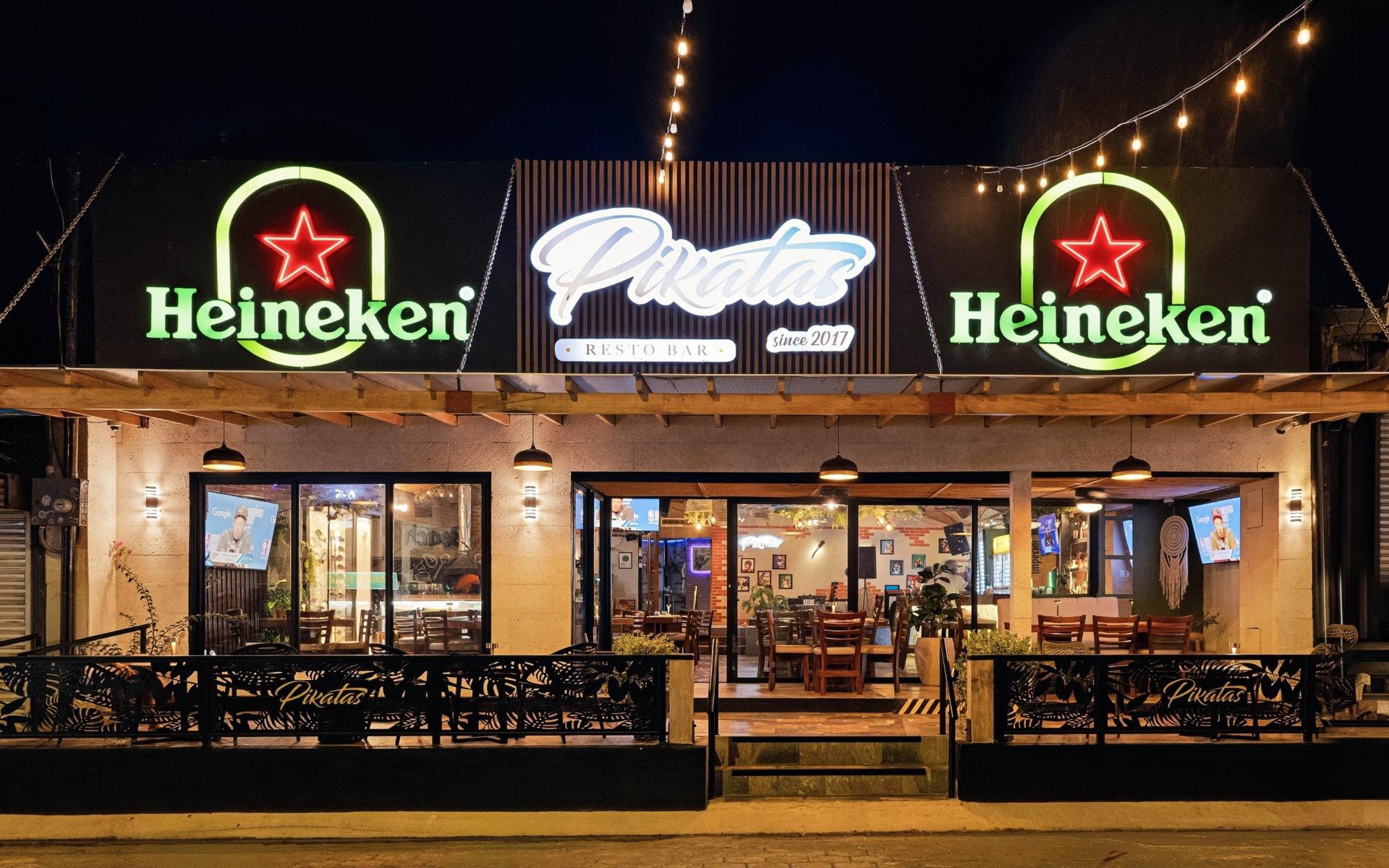 Pikatas Restaurant and Bar, A Local Favorite Near Tamarindo Beach