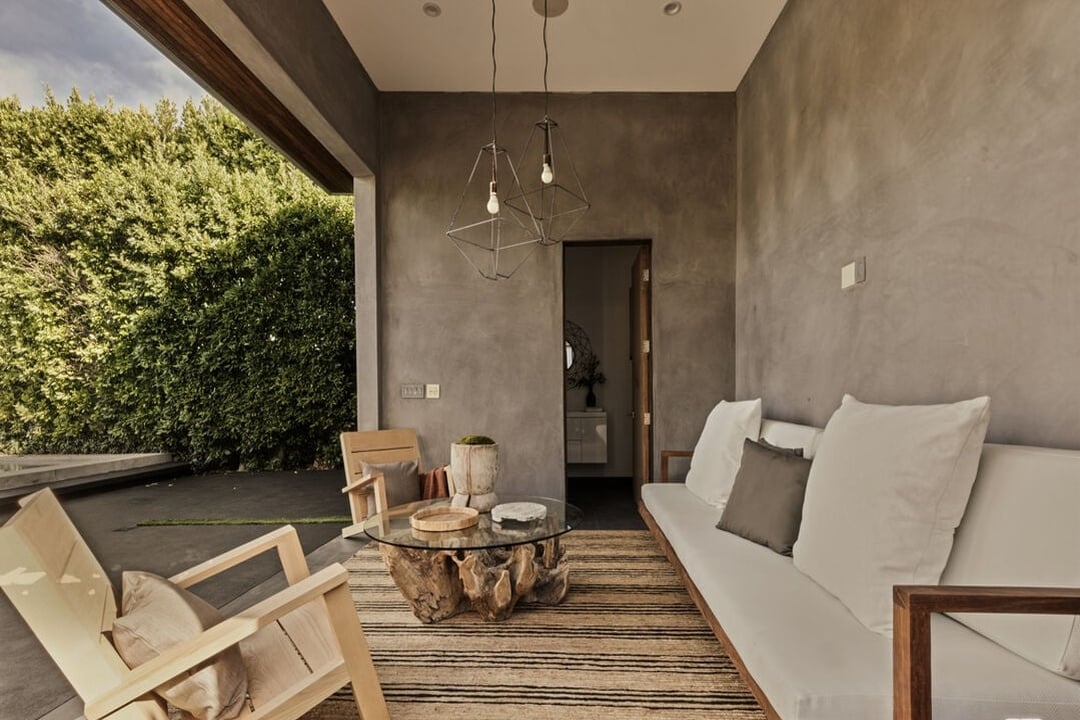 Aria Vista, Stradella Rd, 90077