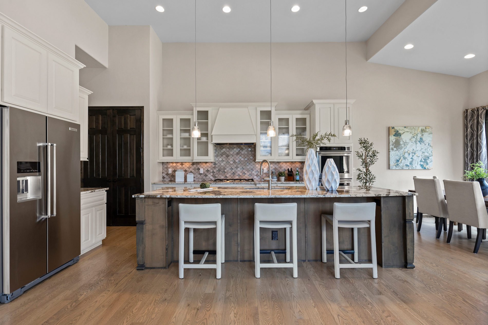 8122 Raphael Lane