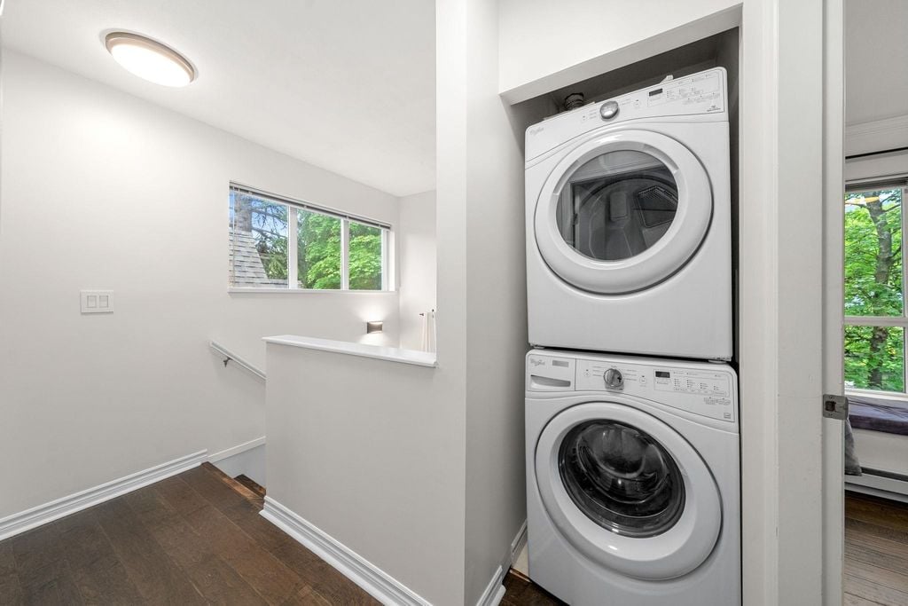 995 Lynn Valley Rd, #3