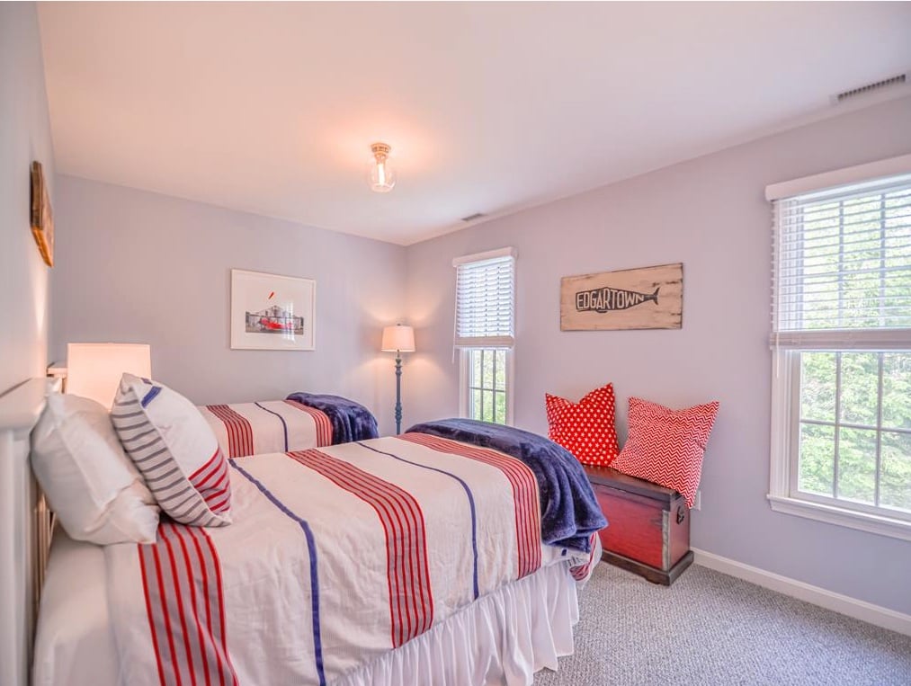 32 Schoolhouse Rd
