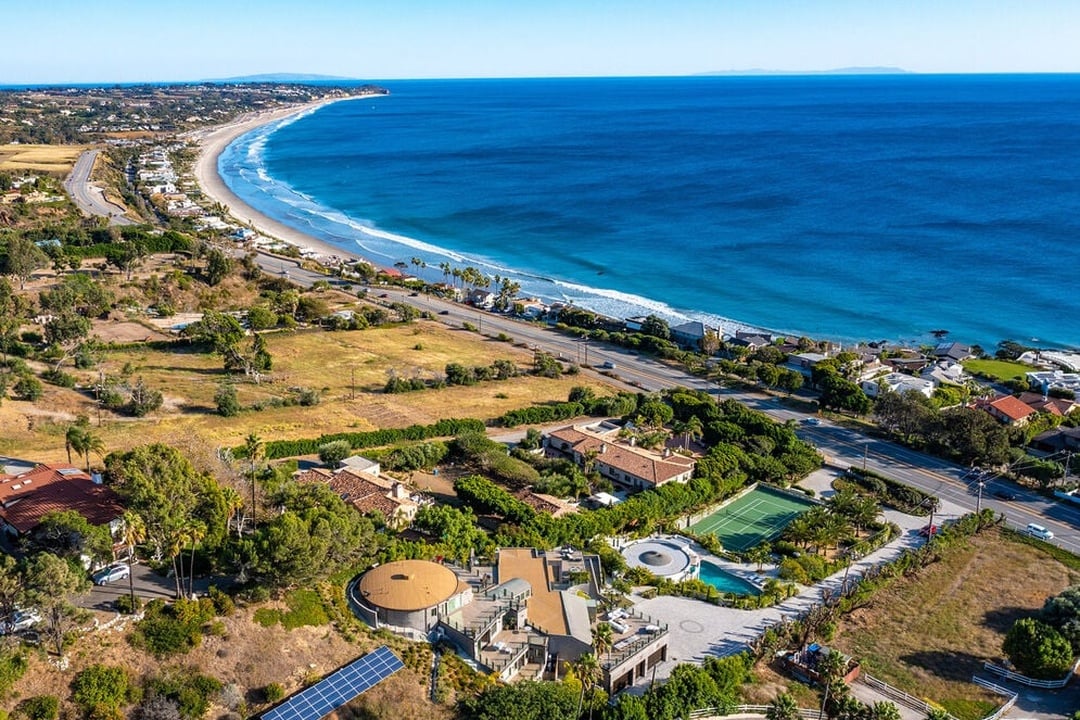 Vireon Pavilion, Pacific Coast Hwy, 90265