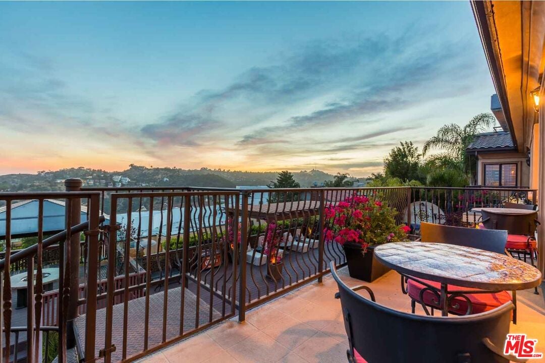 Celestia Crest, Venus Dr, 90046