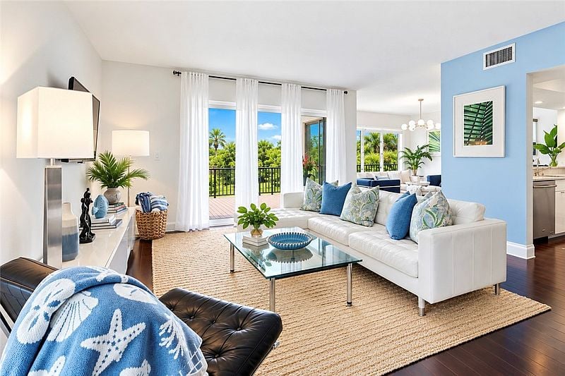 1700 Ocean Dr APT 202V