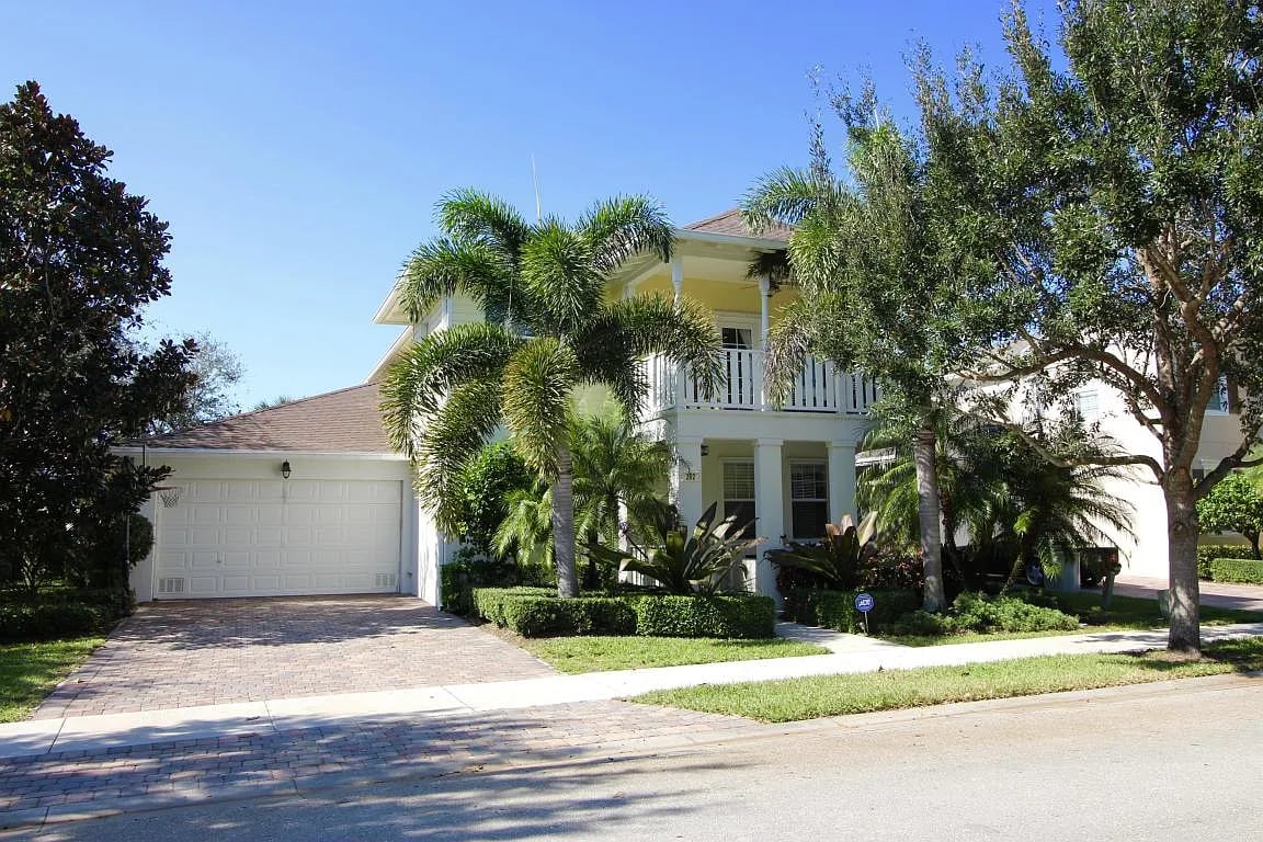 262 Caravelle Dr
