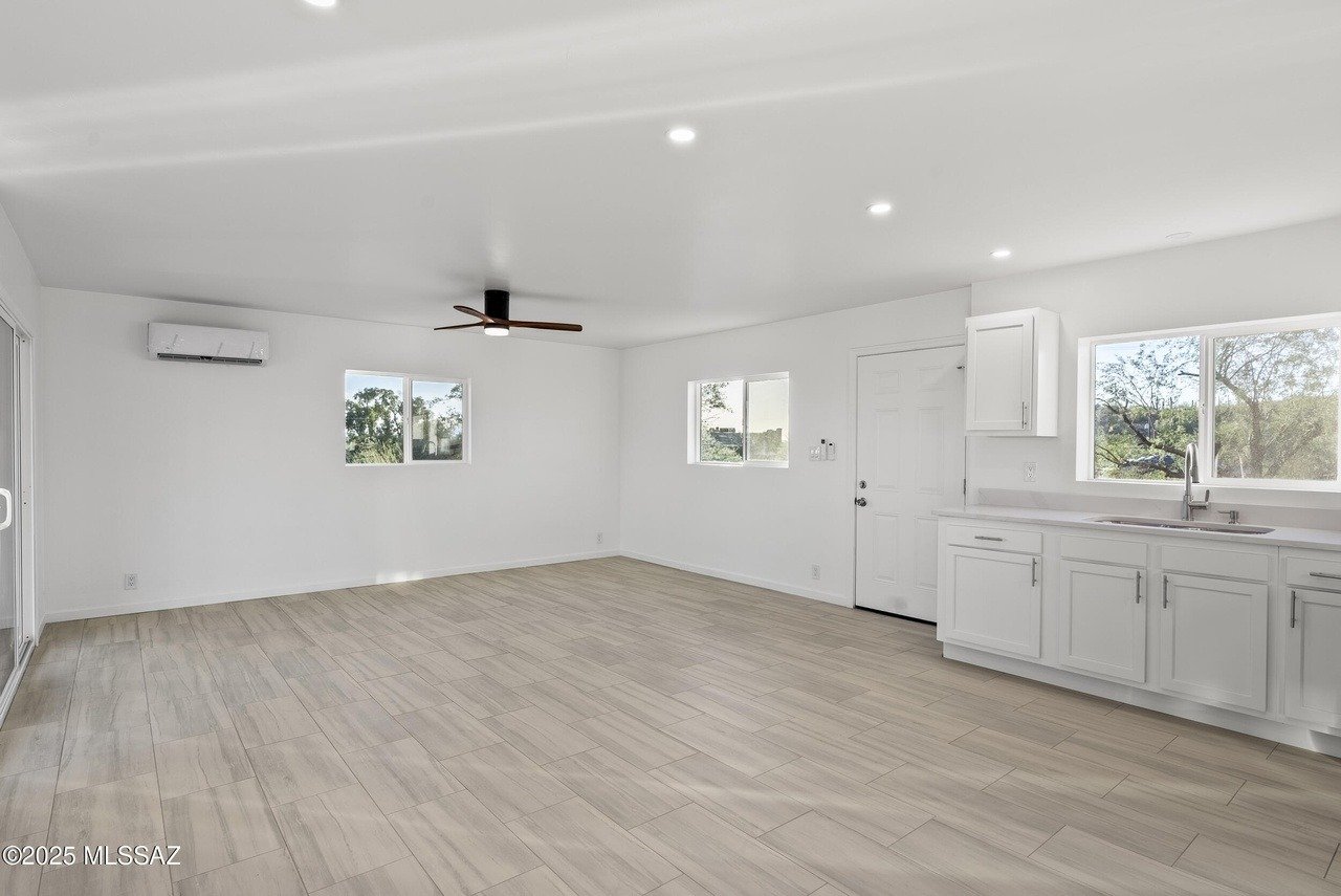 5240 E River House Rd