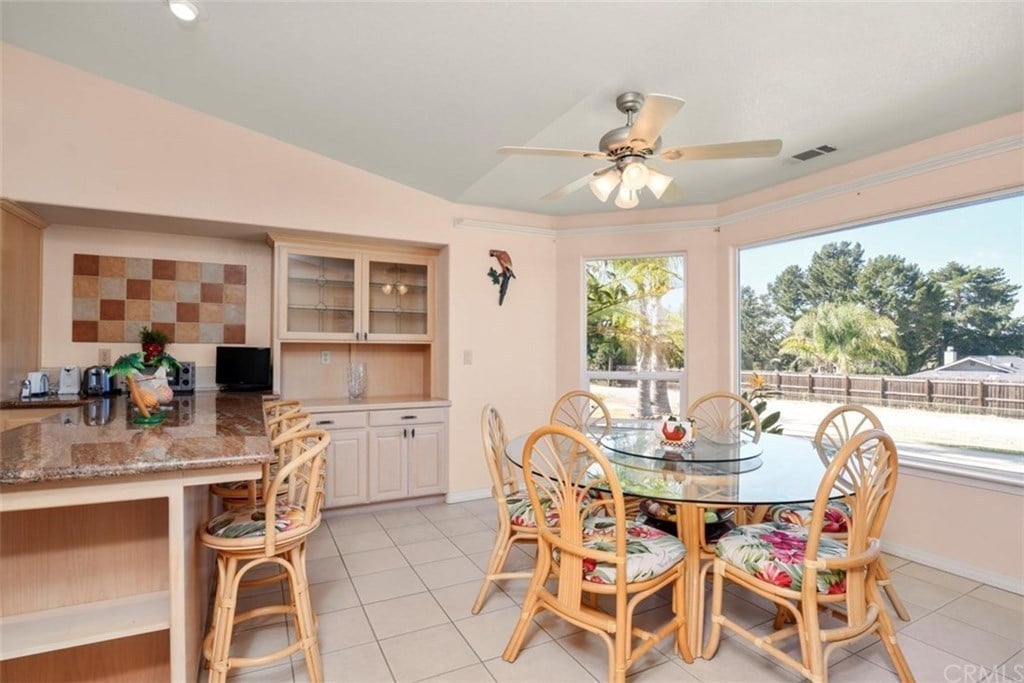 1685 La Cumbre Ln