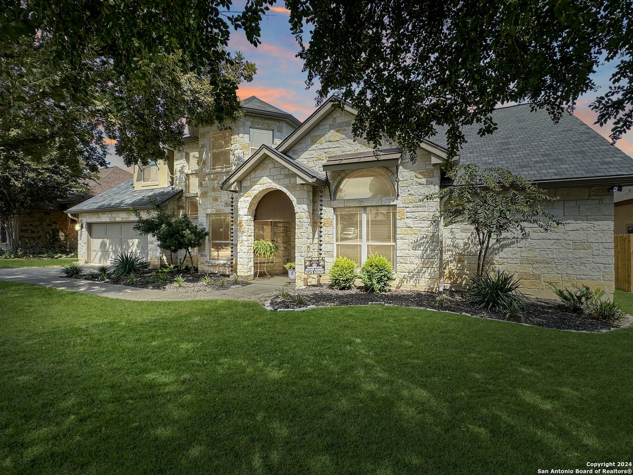 245 Lone Tree