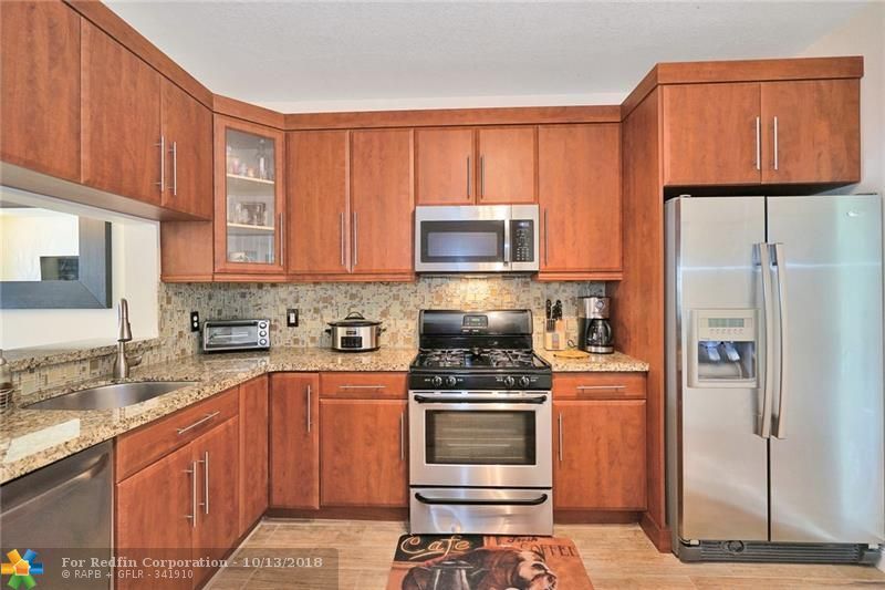 8068 Sanibel Dr #8068