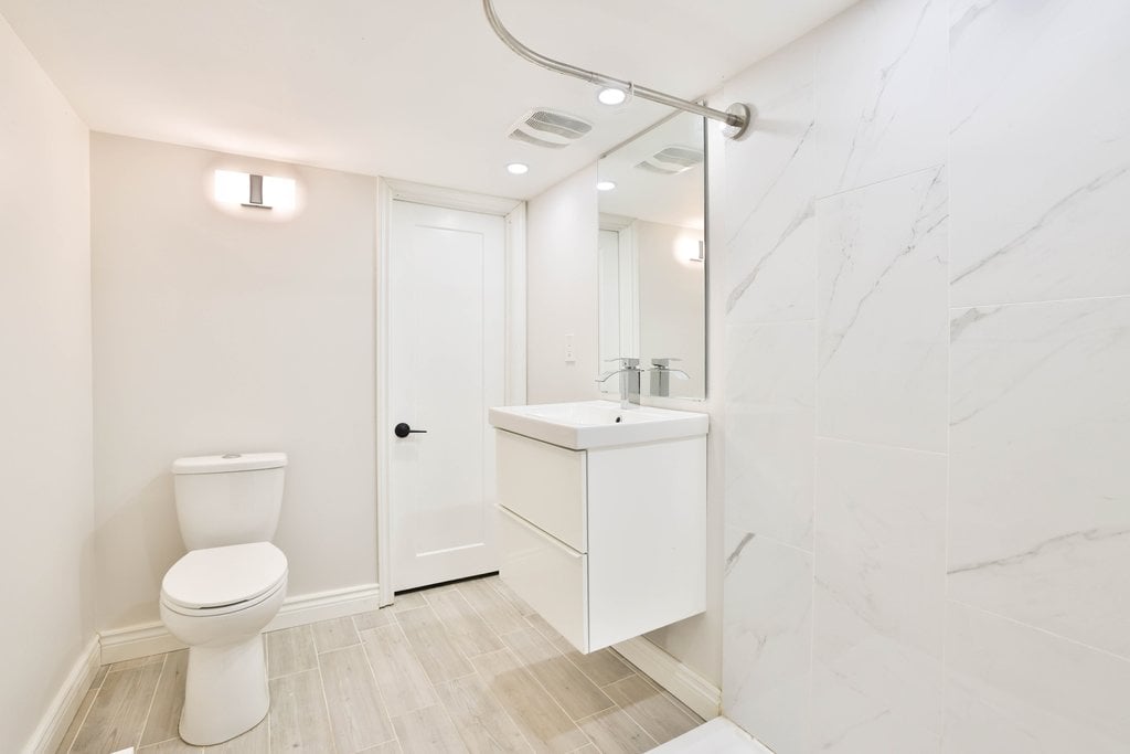 2673 Kingsberry Cres