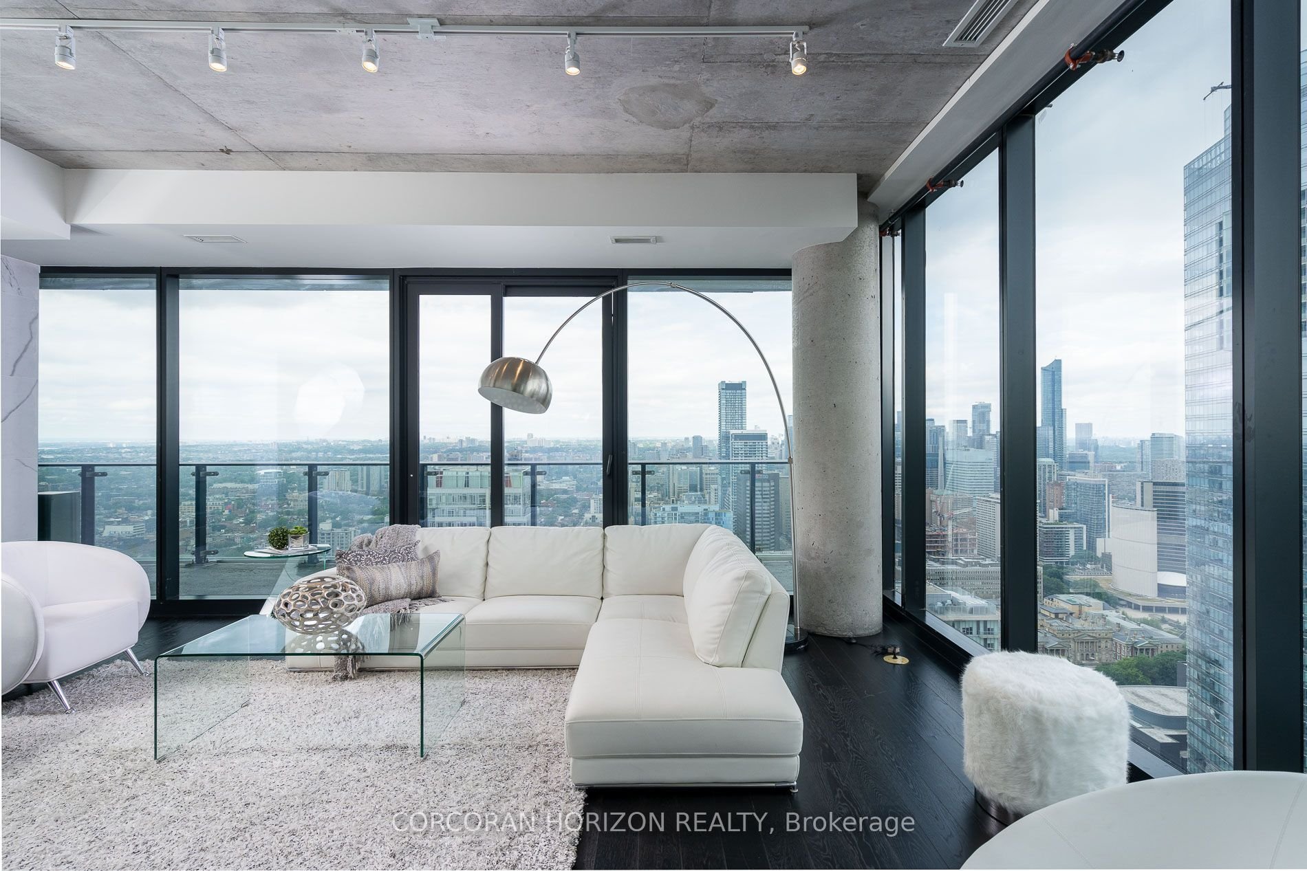 PENTHOUSE PERFECTION ON THEATRE ROW